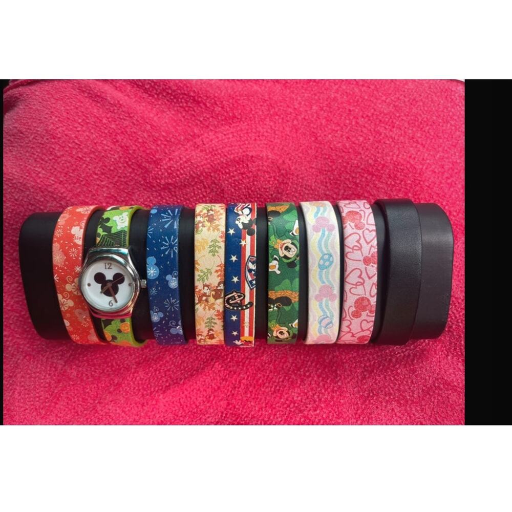 Disney Vintage Seasonal Watch Set w/ Several Bands